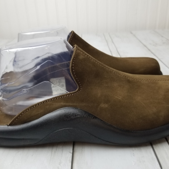 Hammacher Schlemmer Men\'s Walk On Air Suede Brown Indoor/Outdoor Slipper Mules main image 7